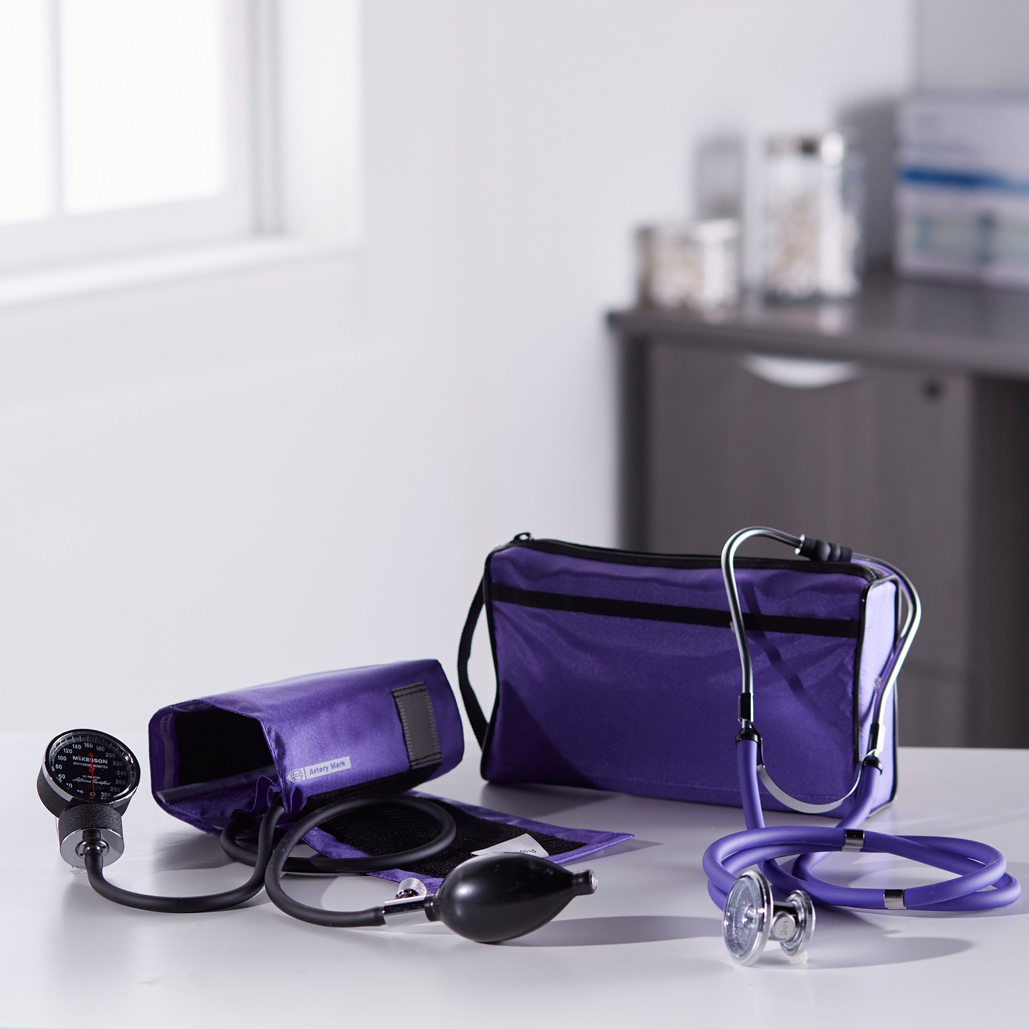 McKesson Brand - 01-768-641-11AVGM McKesson Lumeon™ Aneroid Sphygmomanometer/Sprague Kit