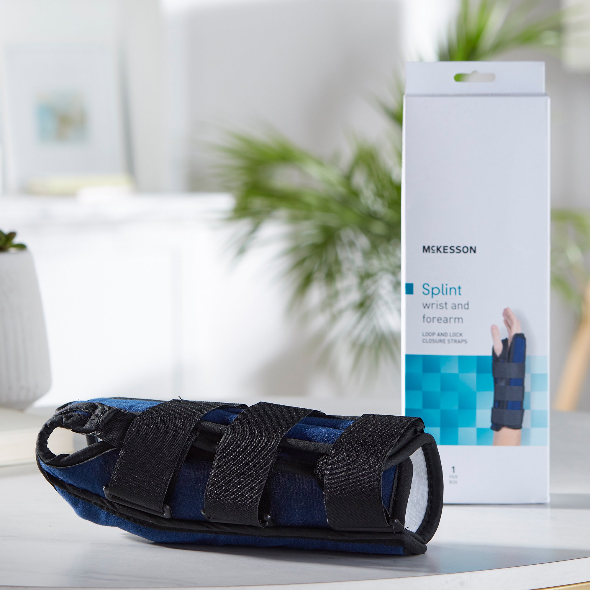 McKesson Brand 155-79-87050 - McKesson Right Wrist / Forearm Splint, One Size Fits Most - 1/Each