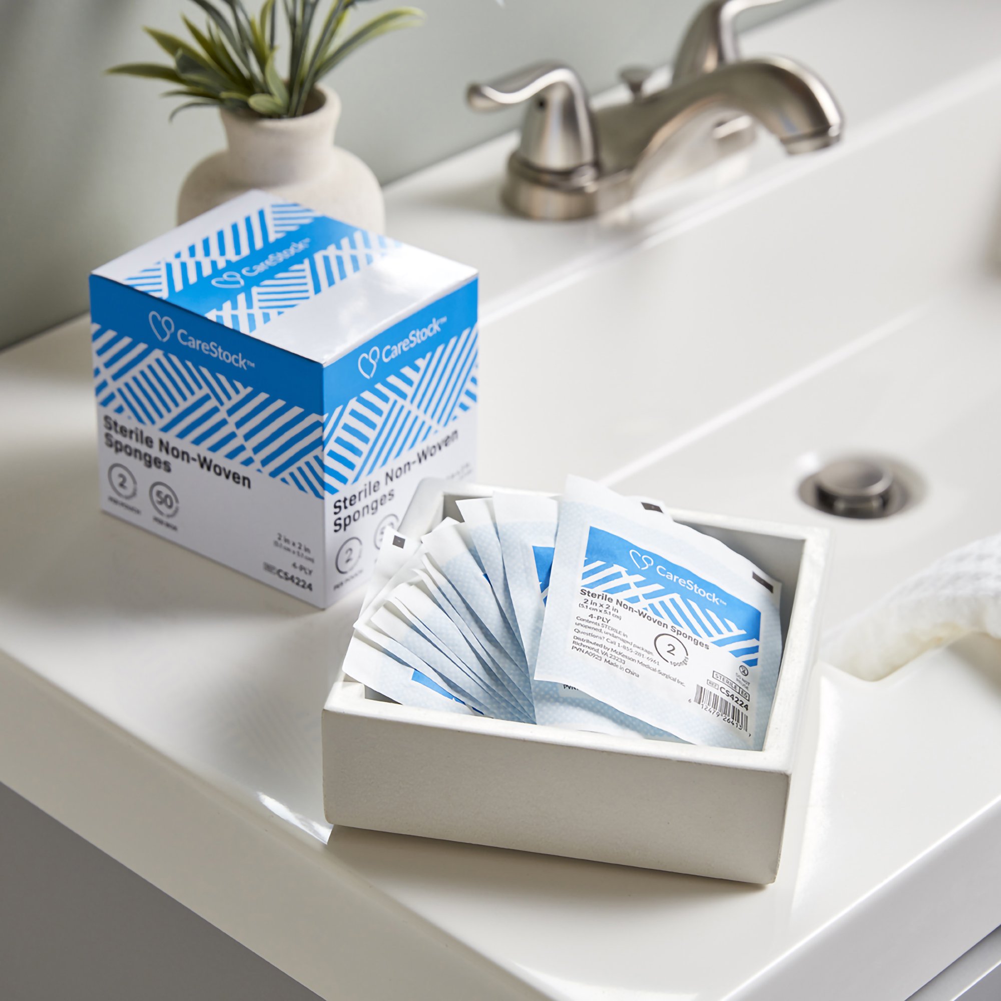 CareStock CS4224 - CareStock™ Sterile Nonwoven Sponge, 2 x 2 Inch, 4-Ply - 50/Box, 1500/Case