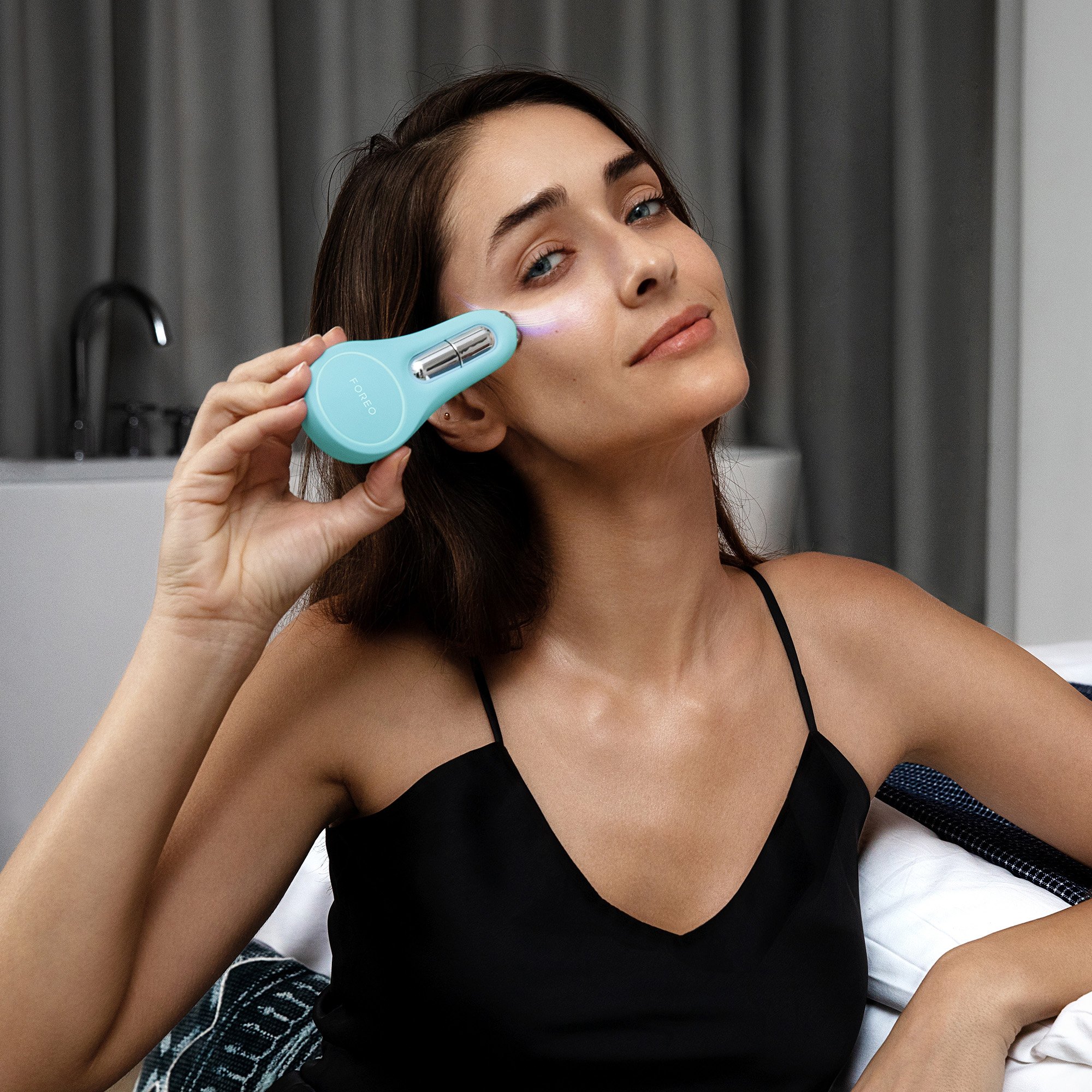 Foreo Inc F1740 - BEAR™ 2 Eyes & Lips Microcurrent Line Smoothing Device, Arctic Blue - 1/Each