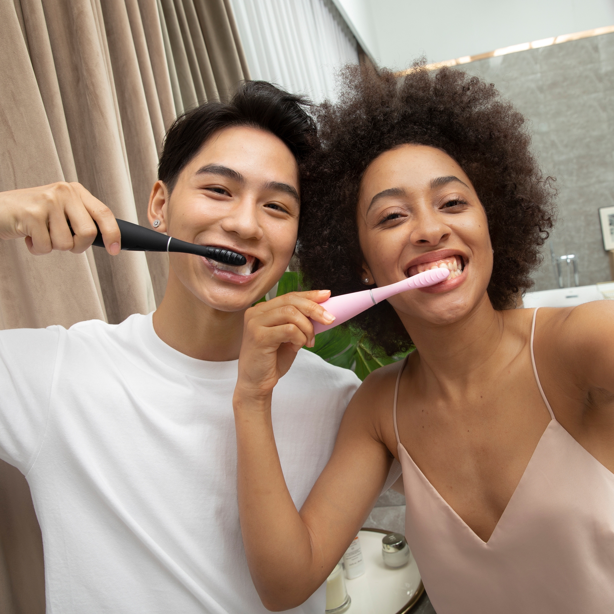 Foreo Inc F9939 - ISSA™ 3 Silicone Sonic Toothbrush, Black - 1/Each