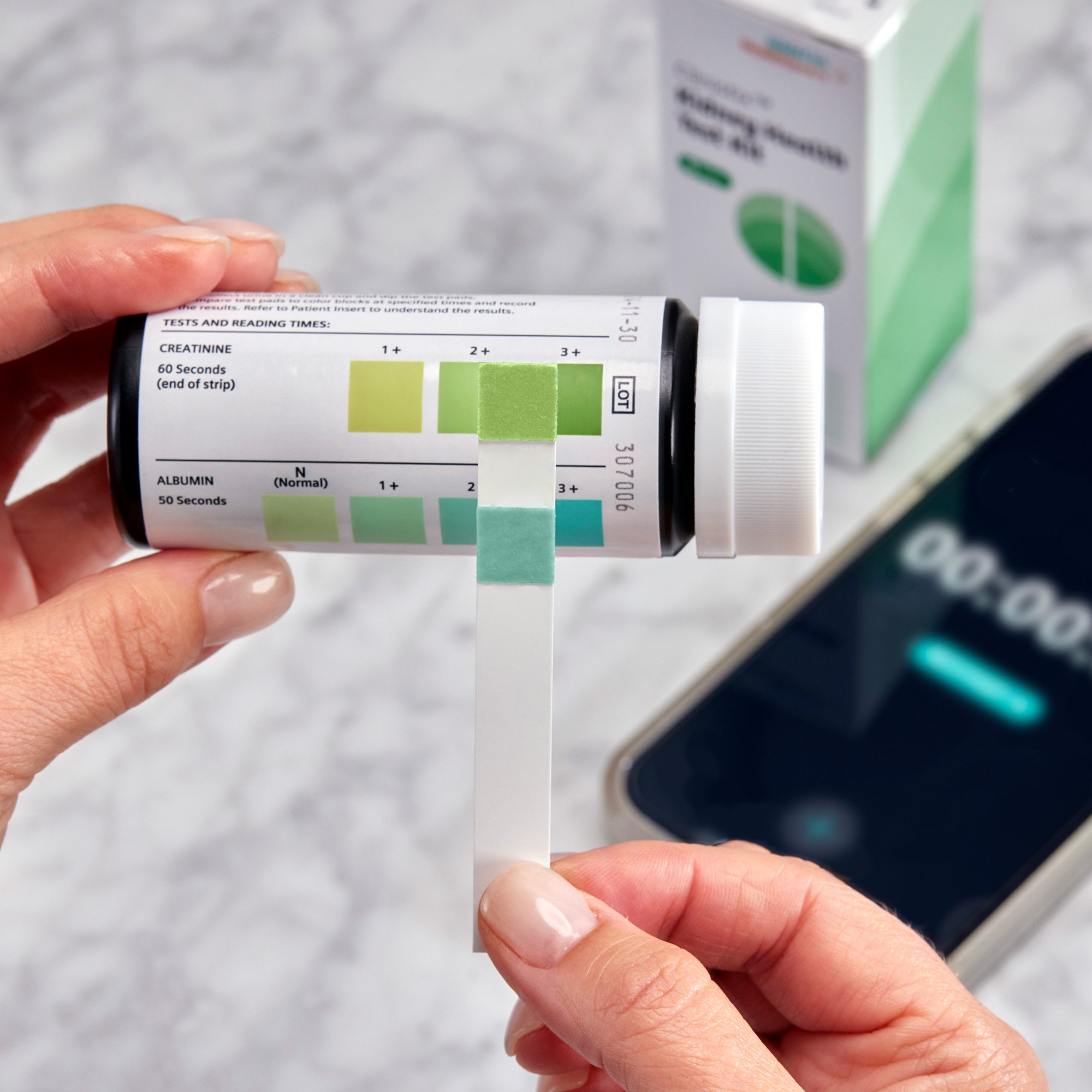 Siemens 11694839 - Clinistix™ Kidney Health Test Kit, Urine Test Strips, Five Tests - 1/Kit, 24/Case