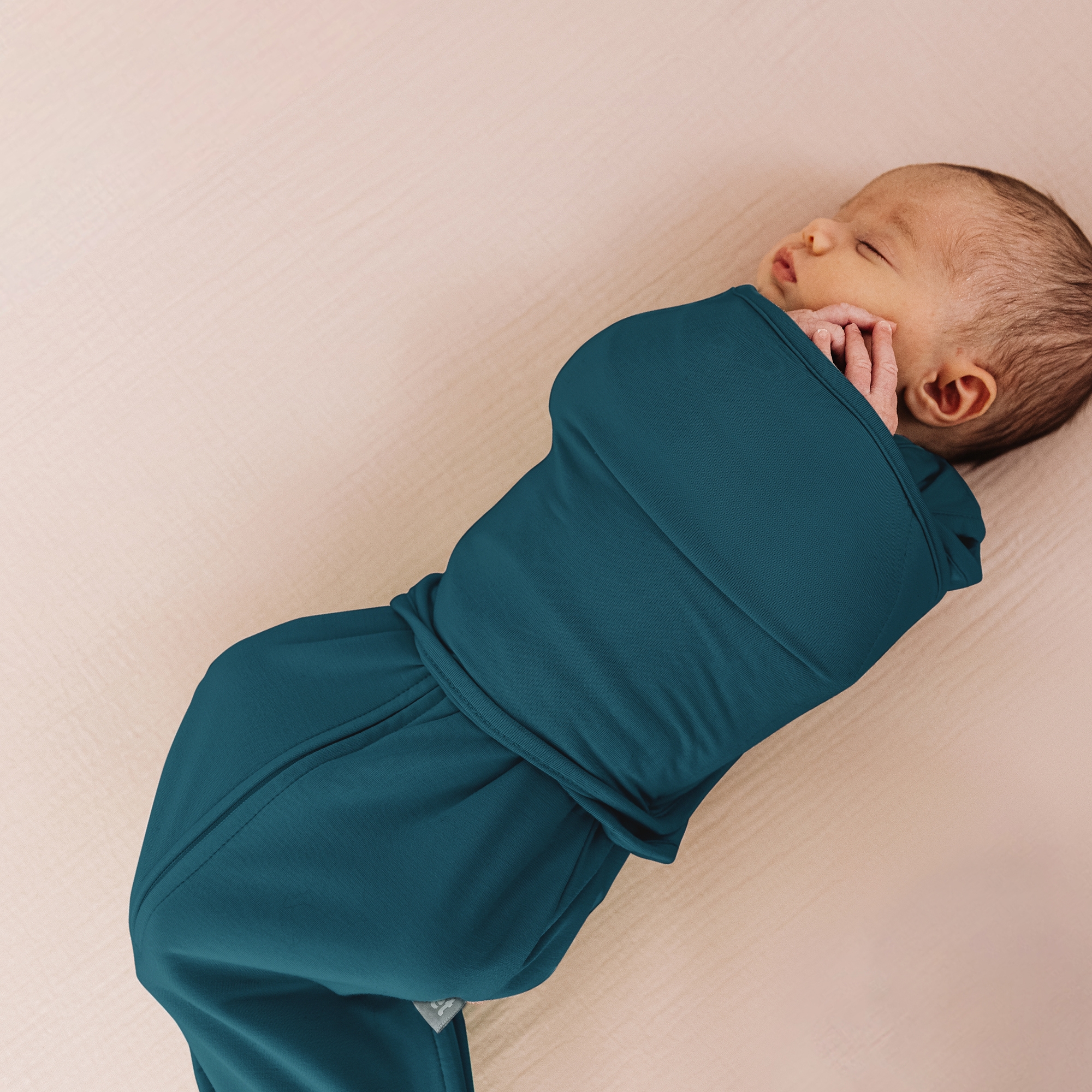 Owlet Dream Sleeper with Swaddle DS01055BBJ by Owlet Baby Care