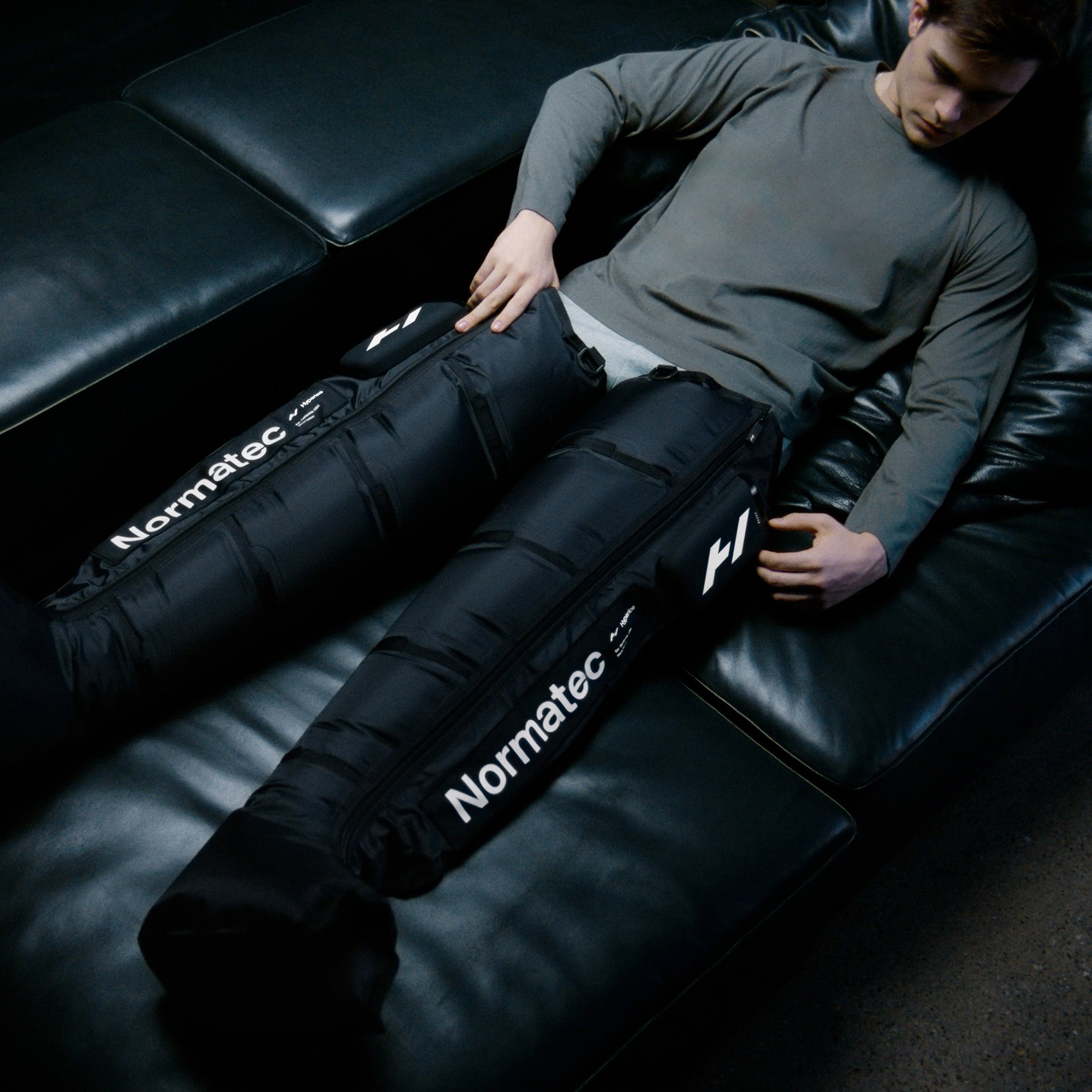 Hyperice Inc 69000 001-03 - Hyperice Normatec Elite Compression Massage Garment, for Users 5'4" – 6'3" - 1/Each
