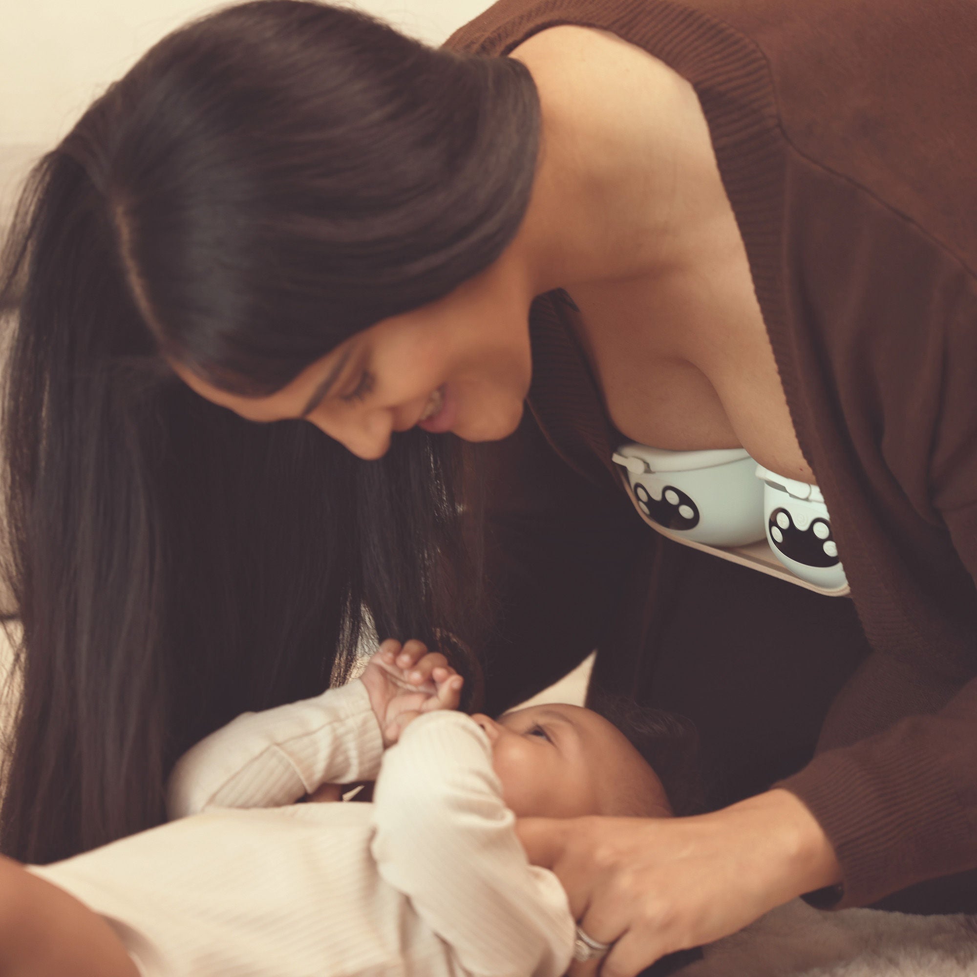 Zev Supplies Corp - MN-W-1P Warming Wearable Electric Breast Pump Mother's Nature W1