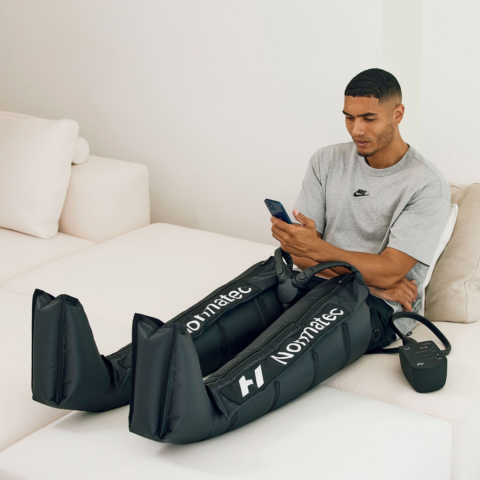 Hyperice Inc - 63010 001-01 Compression Massage Garment & Control Unit Hyperice Normatec 3 1 X 13-4/5 X 33-3/4 Inch