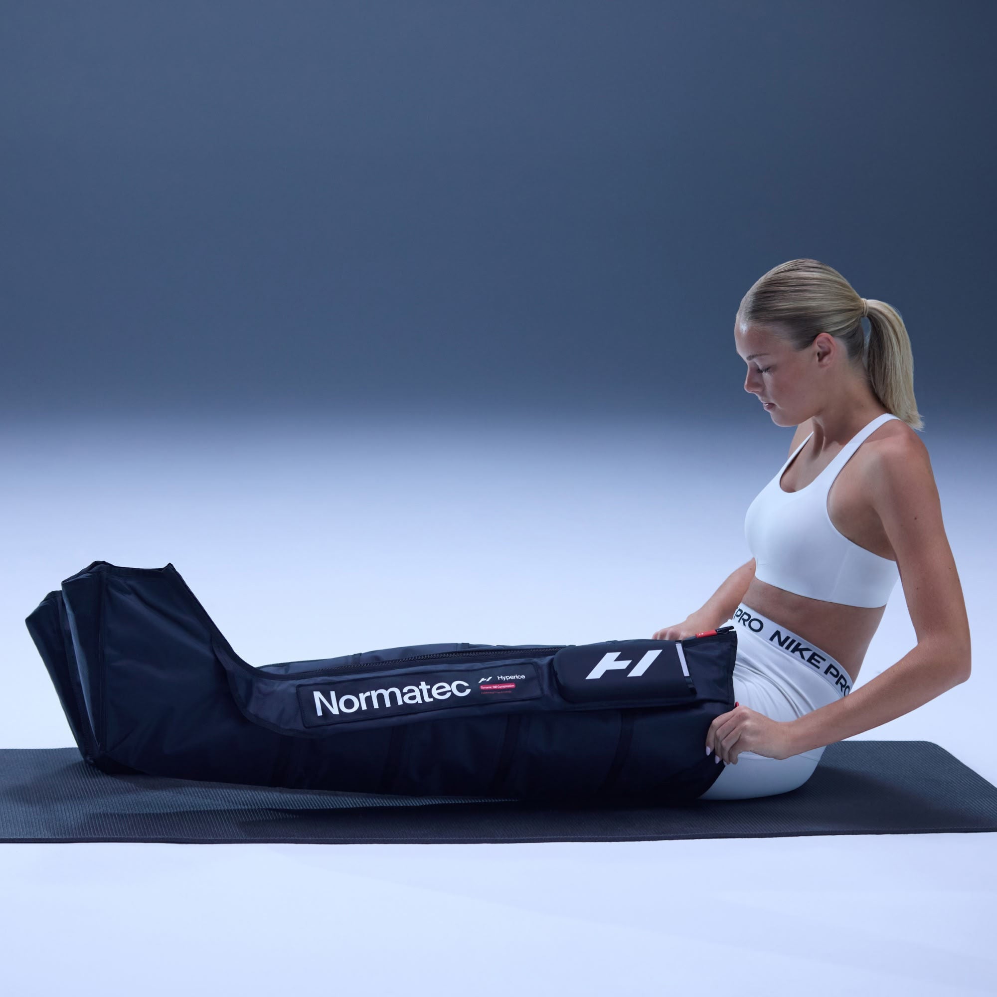 Hyperice Inc - 69300 001-03 Compression Massage Garment Hyperice Normatec Elite