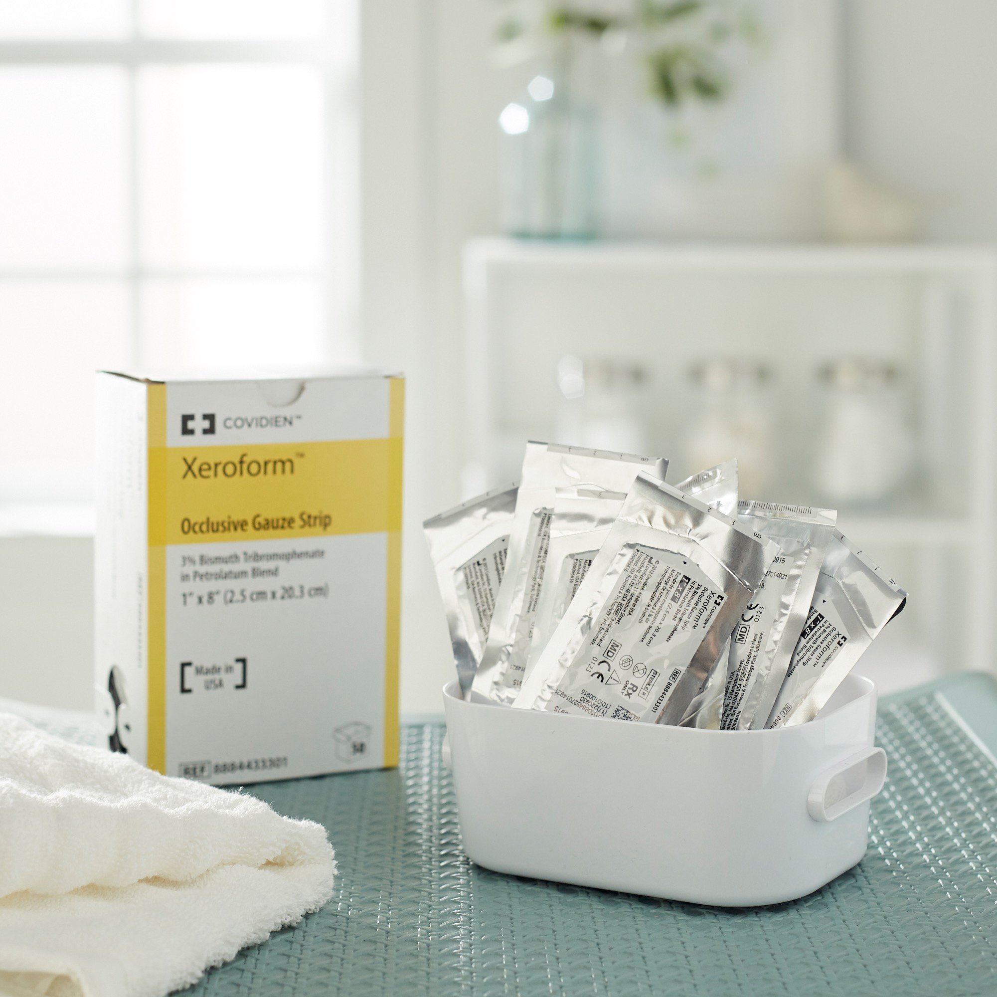 Cardinal 8884433301 - Xeroform™ Occlusive Petrolatum Impregnated Dressing, 1 x 8 inch - 1/Each, 50/Box, 200/Case