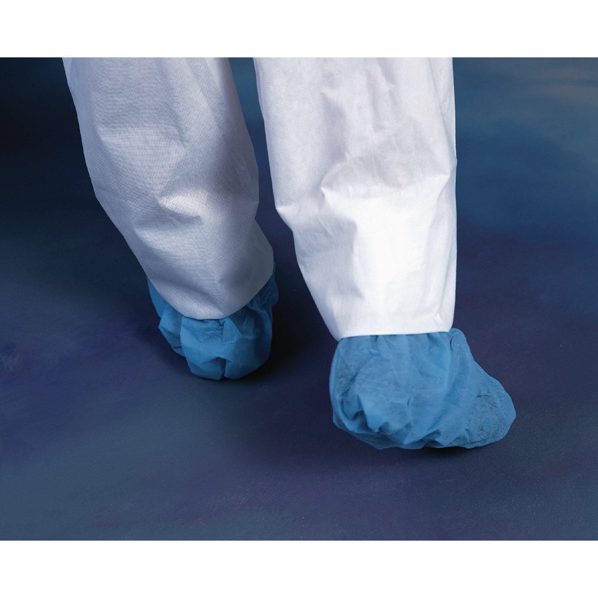 O&M Halyard Inc 69252 - X-tra Traction® Shoe Cover, One Size Fits Most - 1/Pack, 3/Case