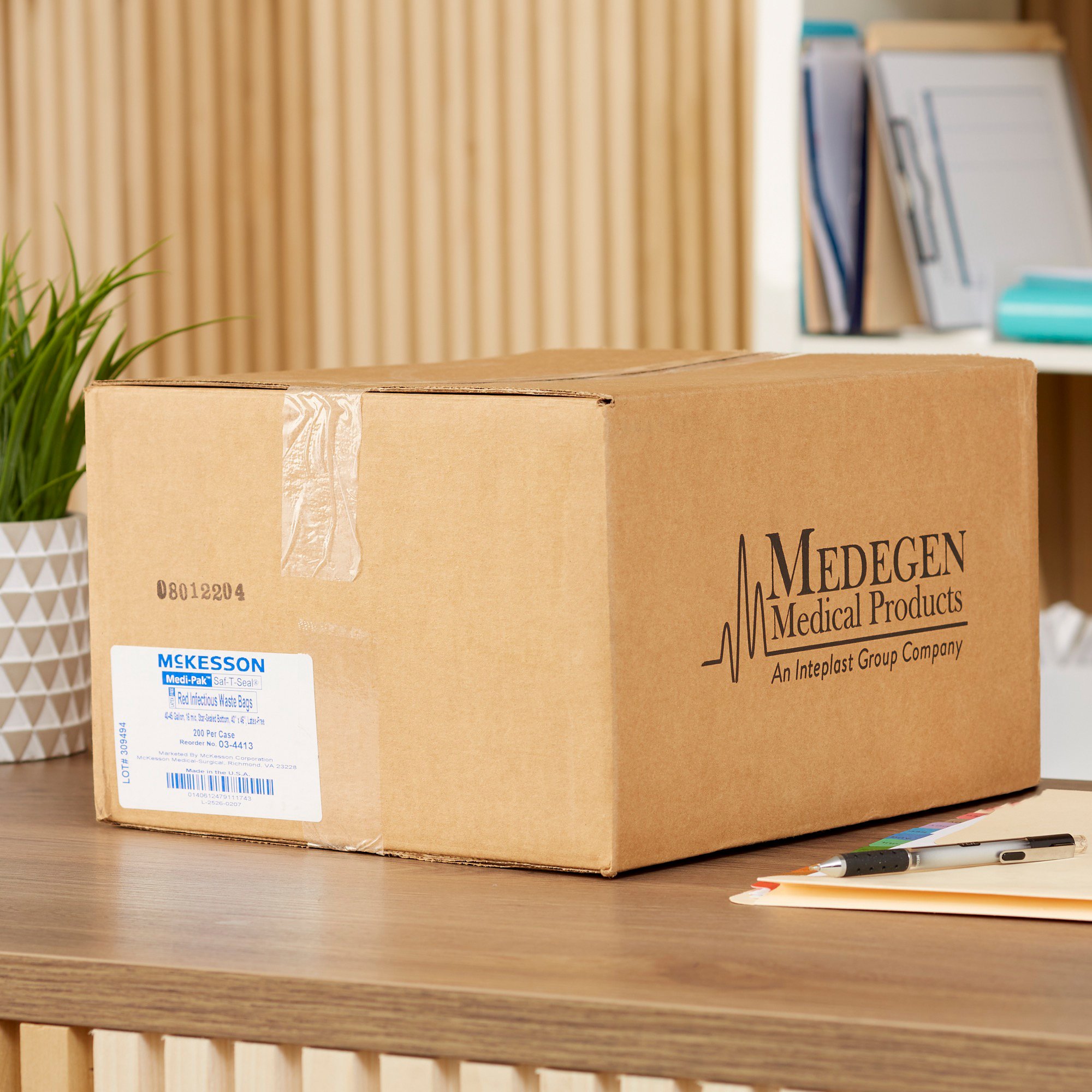 McKesson Brand 03-4413 - McKesson Biohazard Waste Bag, 40 – 45 gallon Capacity, 40 x 46 Inch - 200/Case