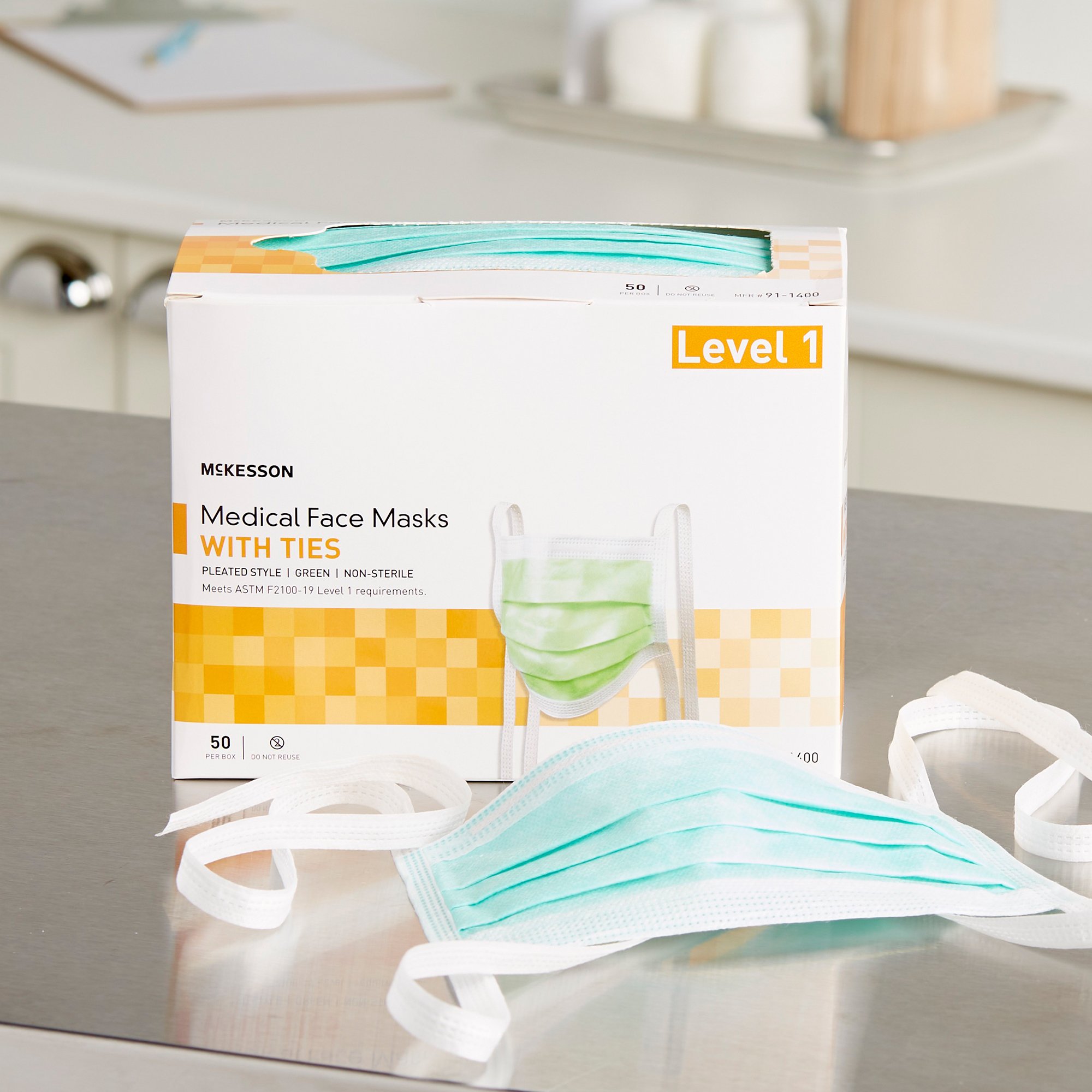 McKesson Brand 91-1400 - McKesson Classic Style Anti-Fog Surgical Mask, Green - 50/Box, 300/Case