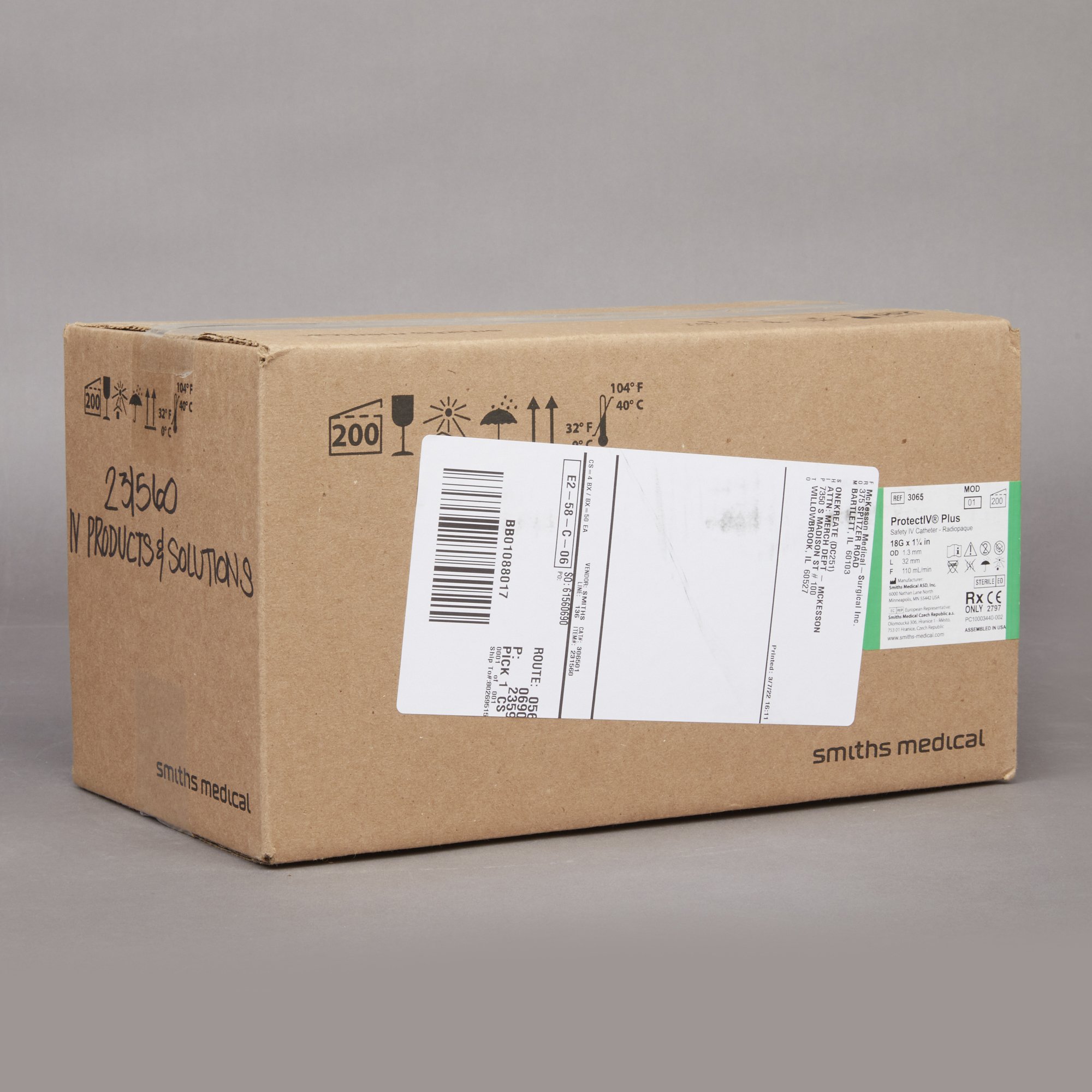 ICU Medical FKA Smiths Medical 306501 - Protectiv® Plus Peripheral IV Catheter, 18 Gauge, 1-1/4 Inch - 1/Each, 50/Box, 200/Case