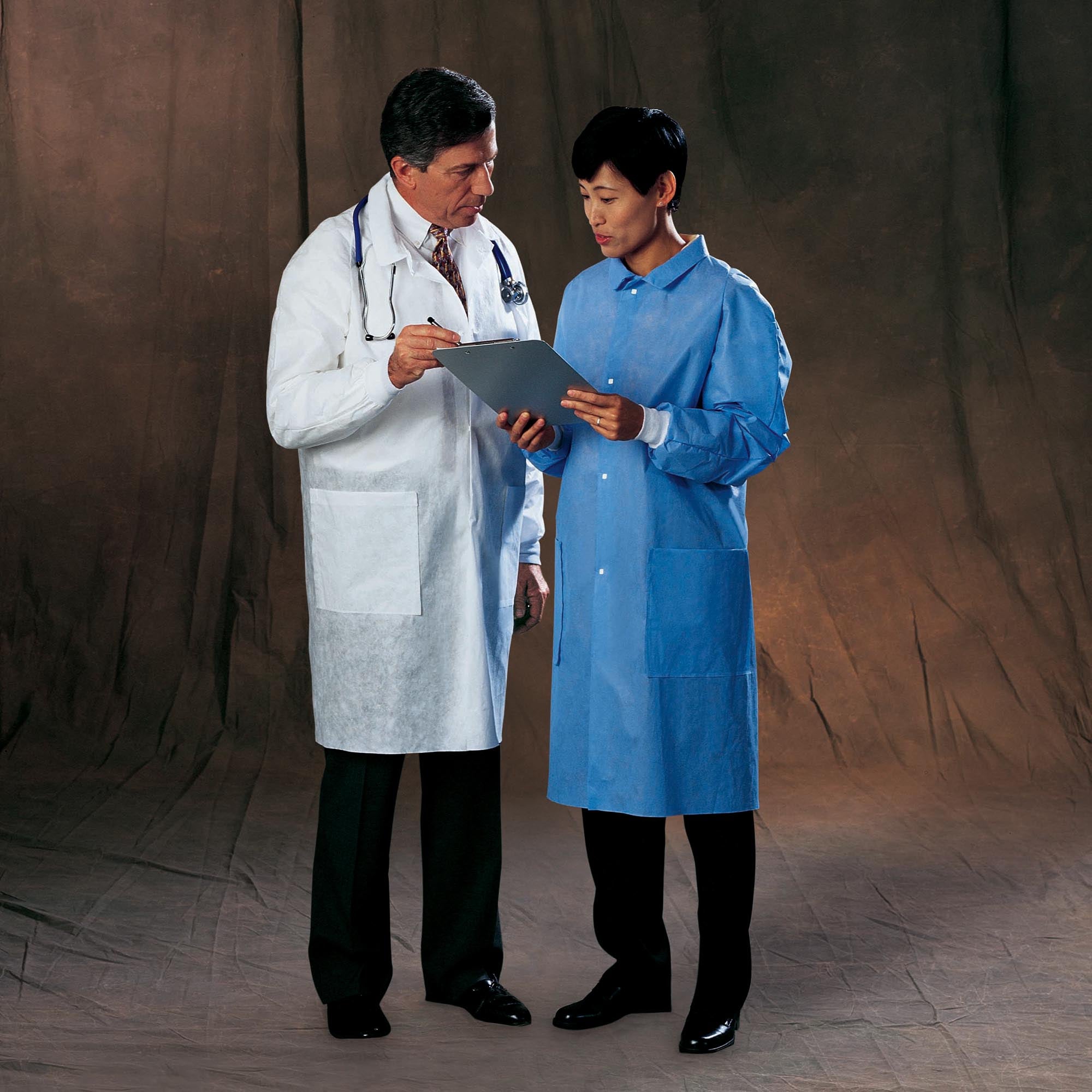 O&M Halyard Inc - 10123 Basic® Plus Lab Coat