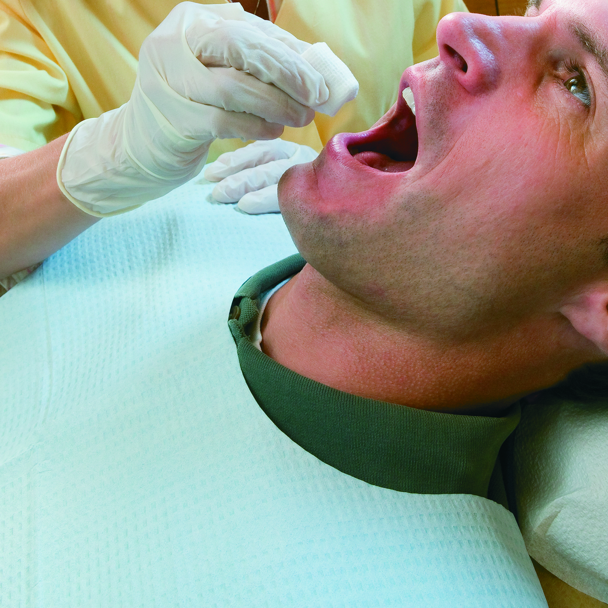 Tidi Products 917493 - Tidi® Everyday Dental Bib, Blue, 29 x 42 Inch - 50/Case