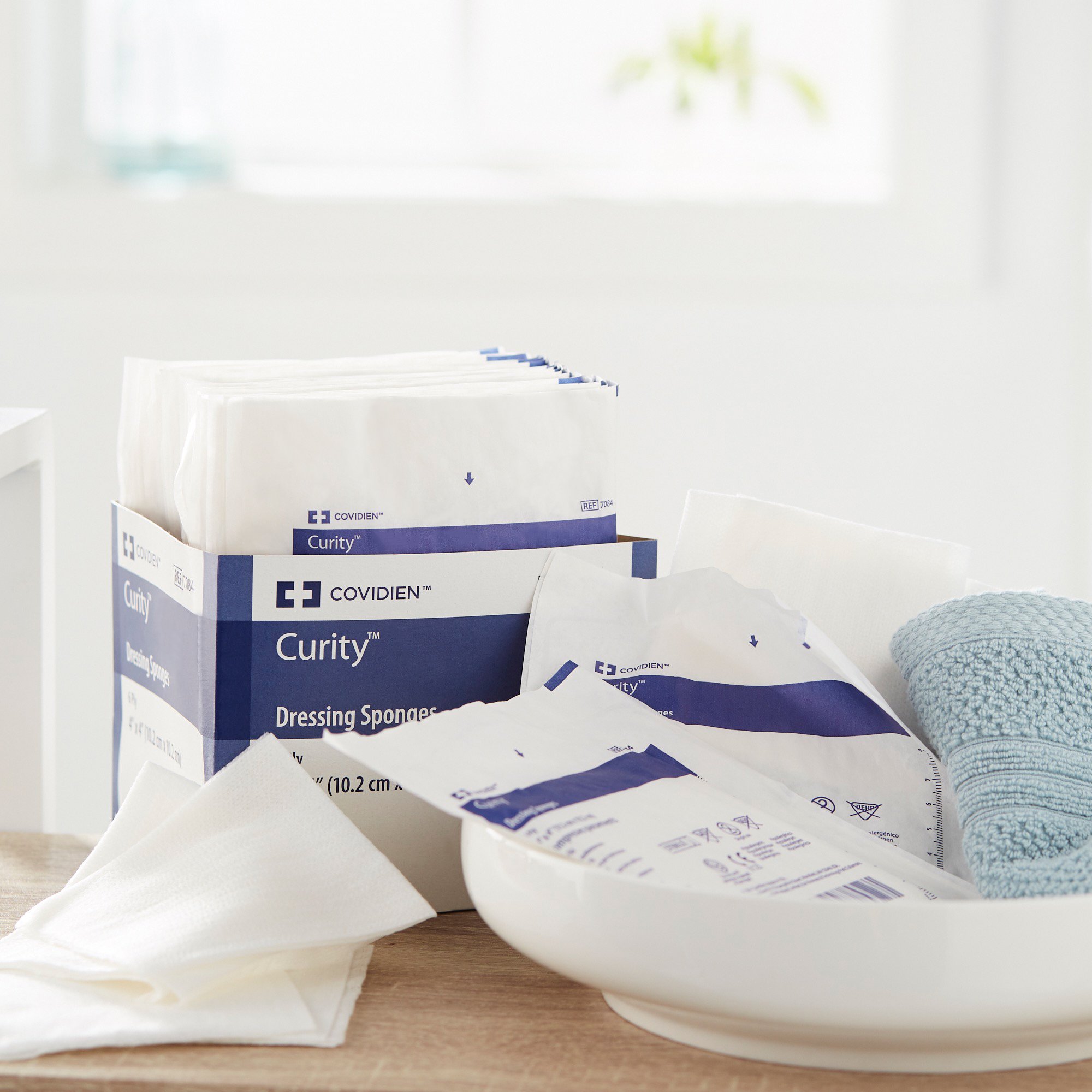 Curity Nonwoven Sponge 7084- by Cardinal