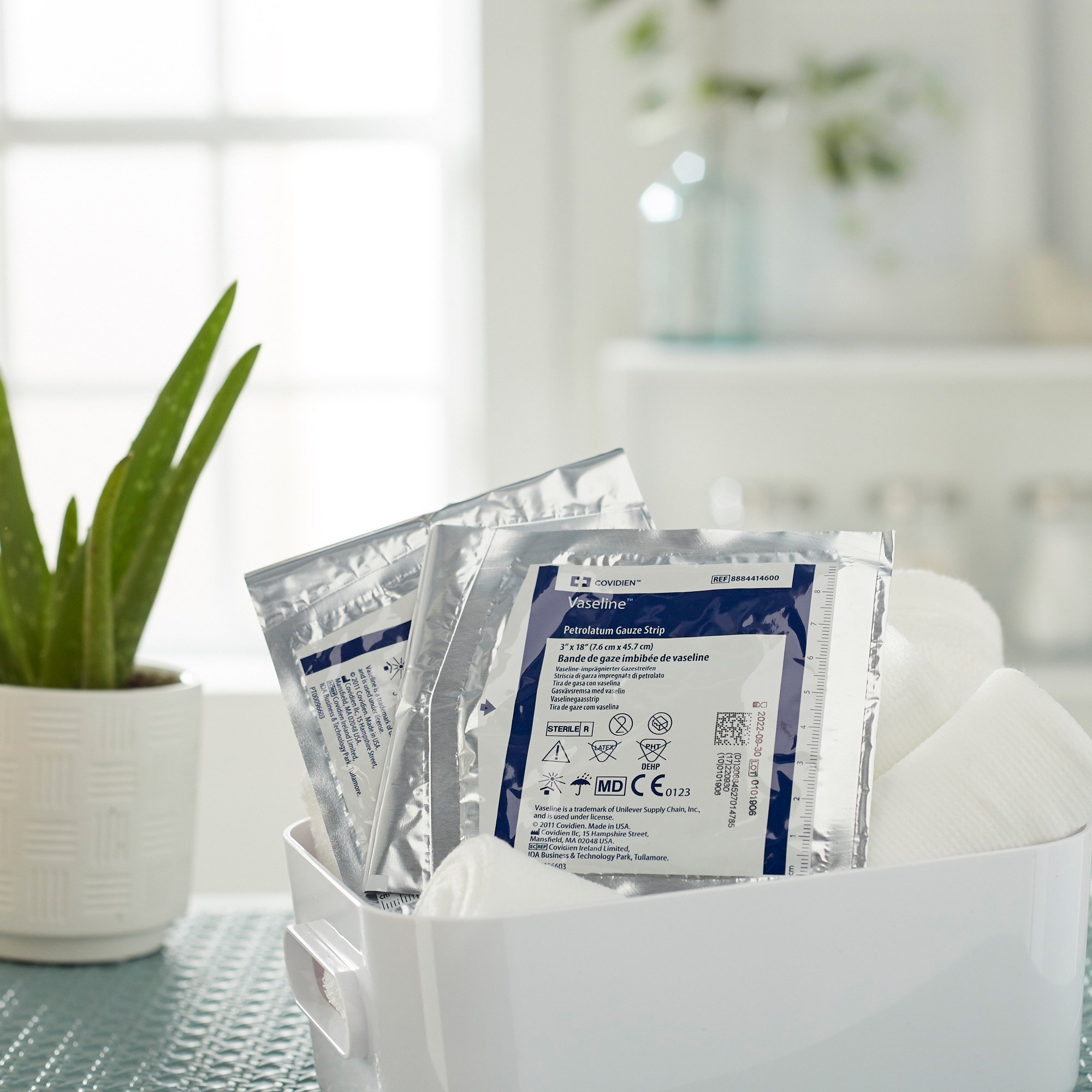 Cardinal - 8884414600 Vaseline® Petrolatum Impregnated Dressing