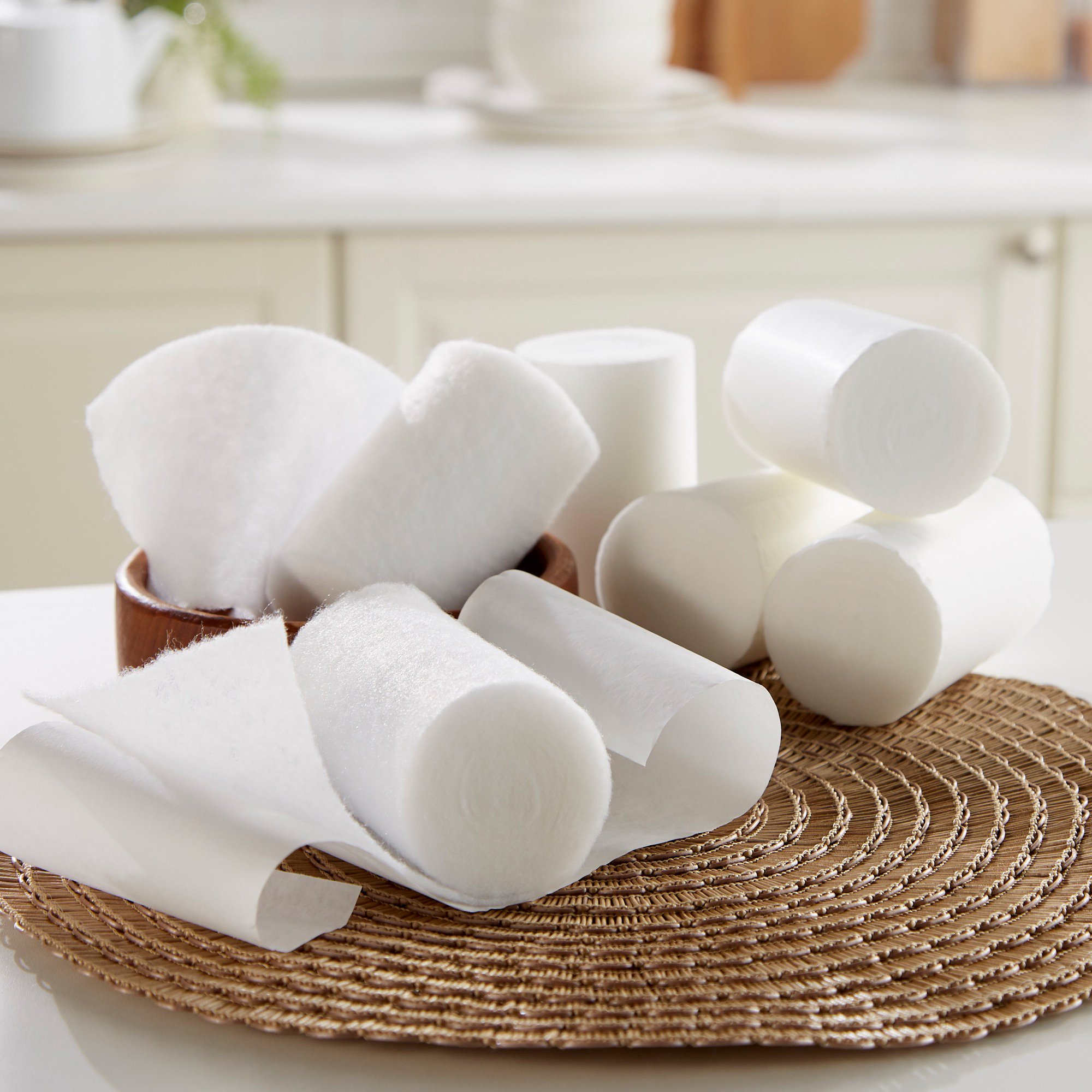 Solventum Corporation CMW04 - 3M™ White Polyester Undercast Cast Padding, 4 Inch x 4 Yard - 1/Roll, 20/Bag, 80/Case