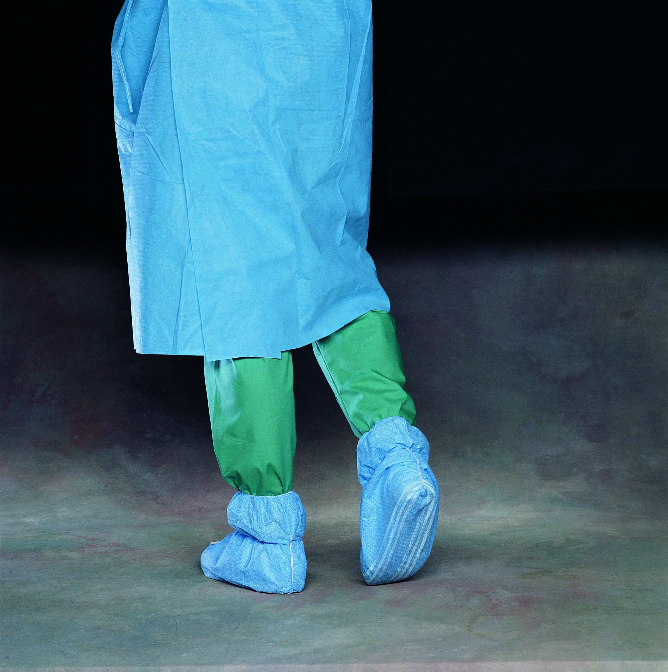 O&M Halyard Inc - 69353 Ankle Guard® Shoe Cover