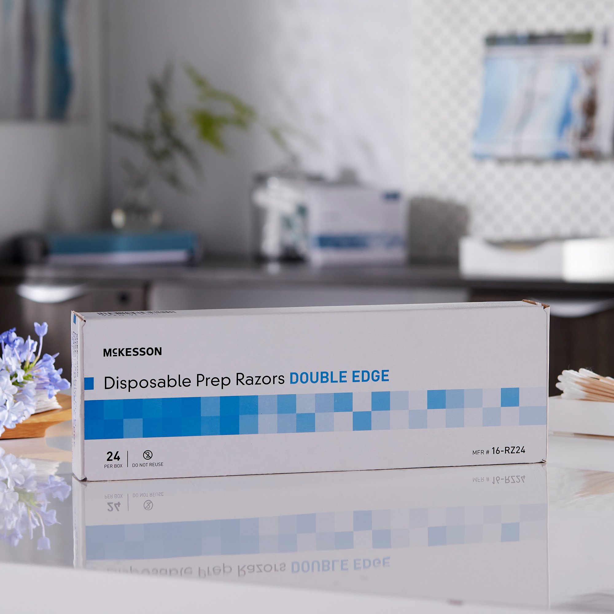 McKesson Brand 16-RZ24 - McKesson Single-Blade Razor, Double-Edged, Disposable - 1/Each, 24/Box, 144/Case