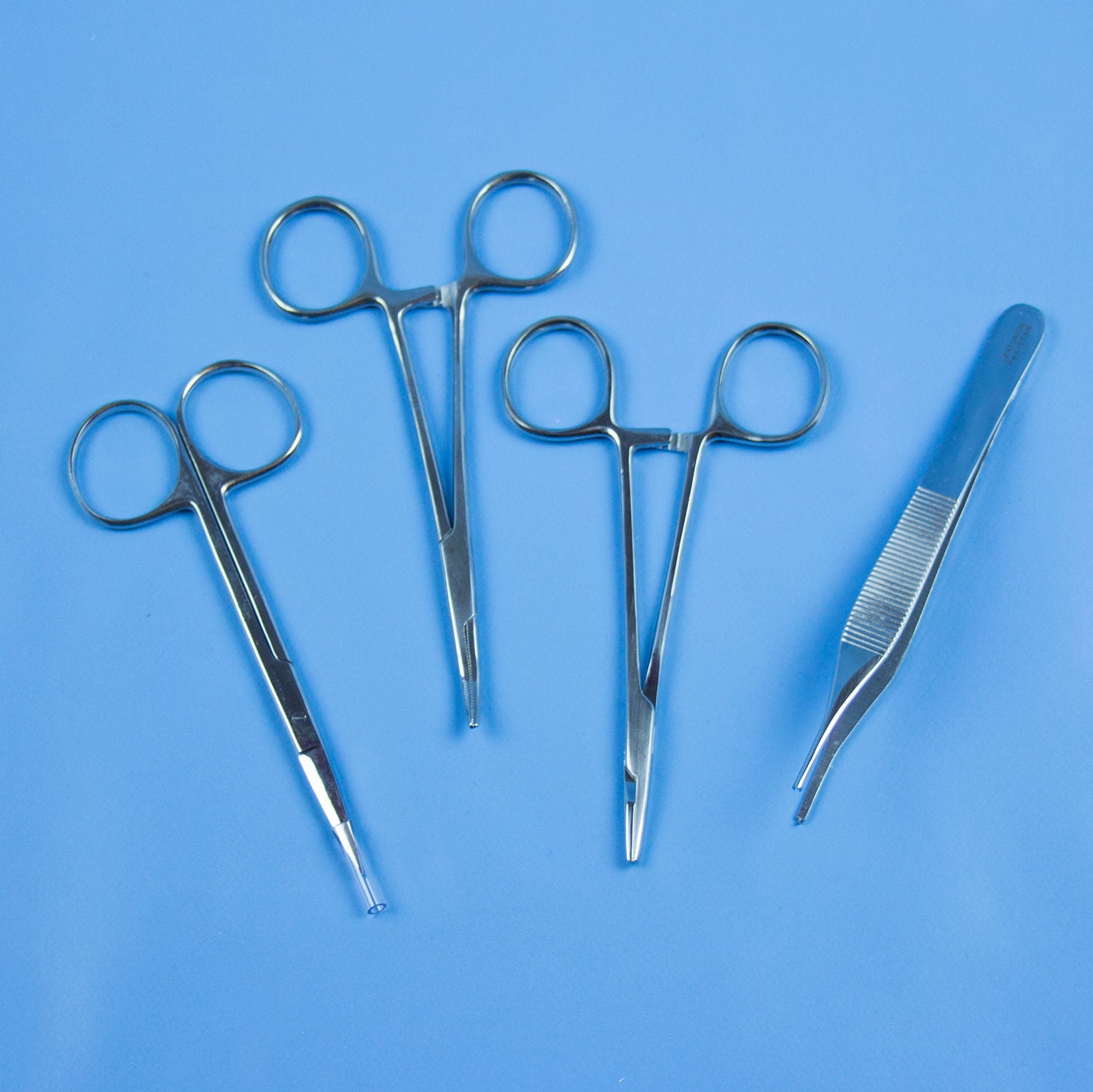 Medline - SUT4 Suture Set Centurion® (1) Tray, Multiple Compartment, (1) Mosquito Hemostat Curved, (1) Webster Snag Free Needle Holder, (1) Adson Forcep 1:2 Teeth 4-3/4 Inch, (1) Iris Scissor Straight 4-1/2 Inch