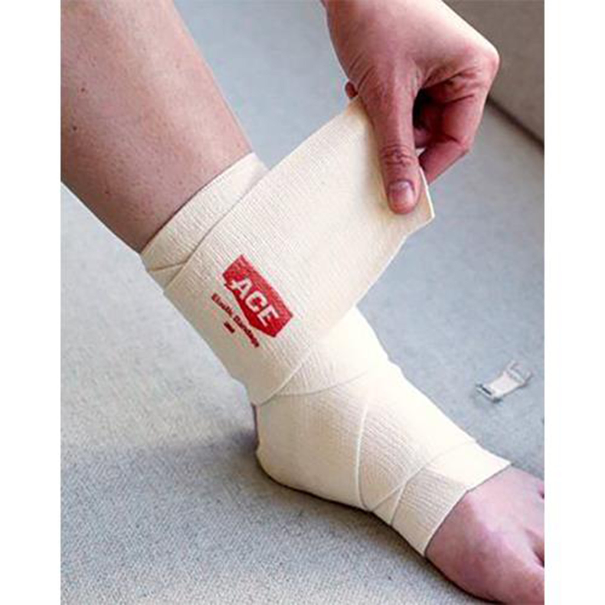 3M Company - 207313 3M™ Ace™ Clip Detached Closure Elastic Bandage