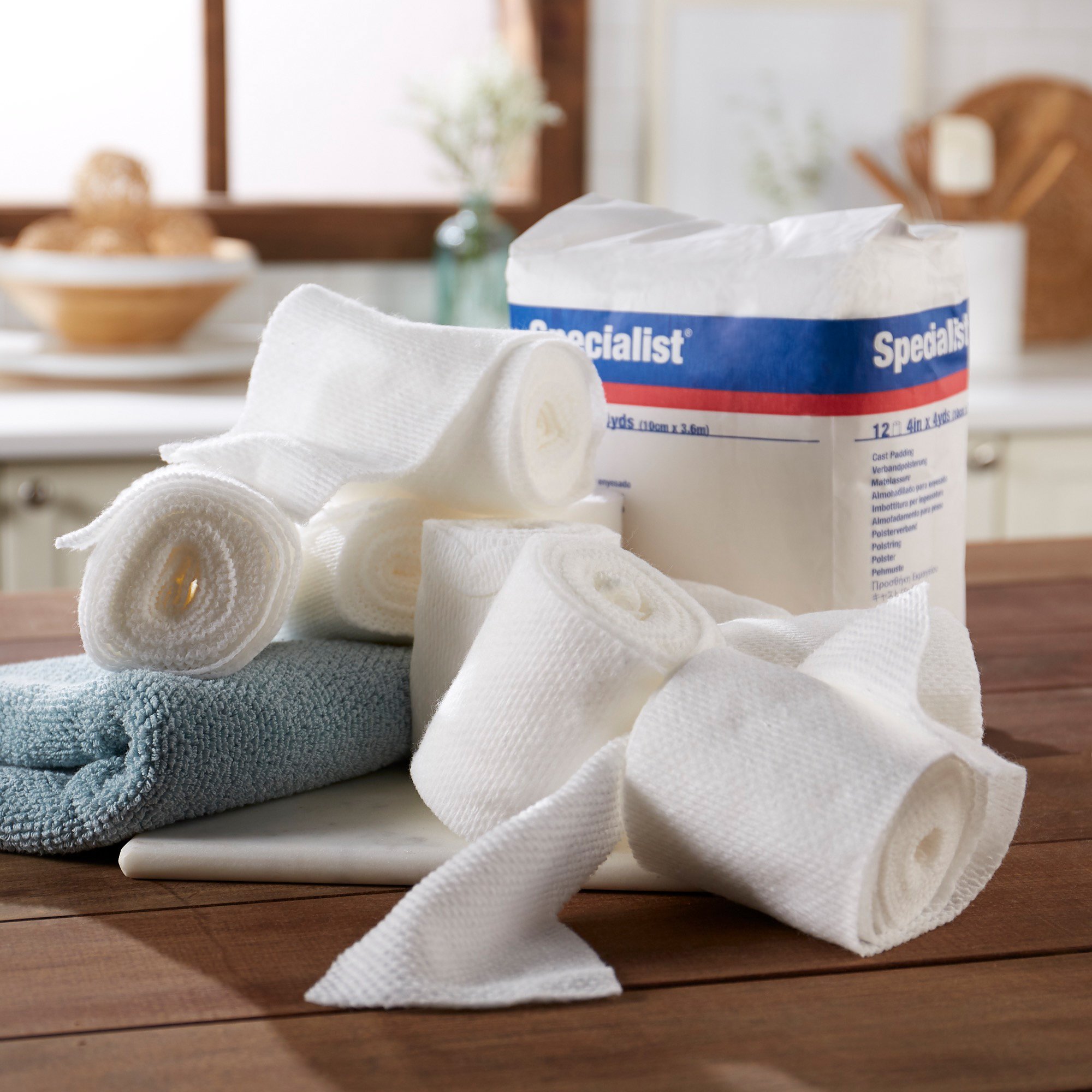 BSN Medical 9044 - Specialist® White Cotton / Rayon Undercast Cast Padding, 4 Inch x 4 Yard - 1/Roll, 12/Bag, 72/Case