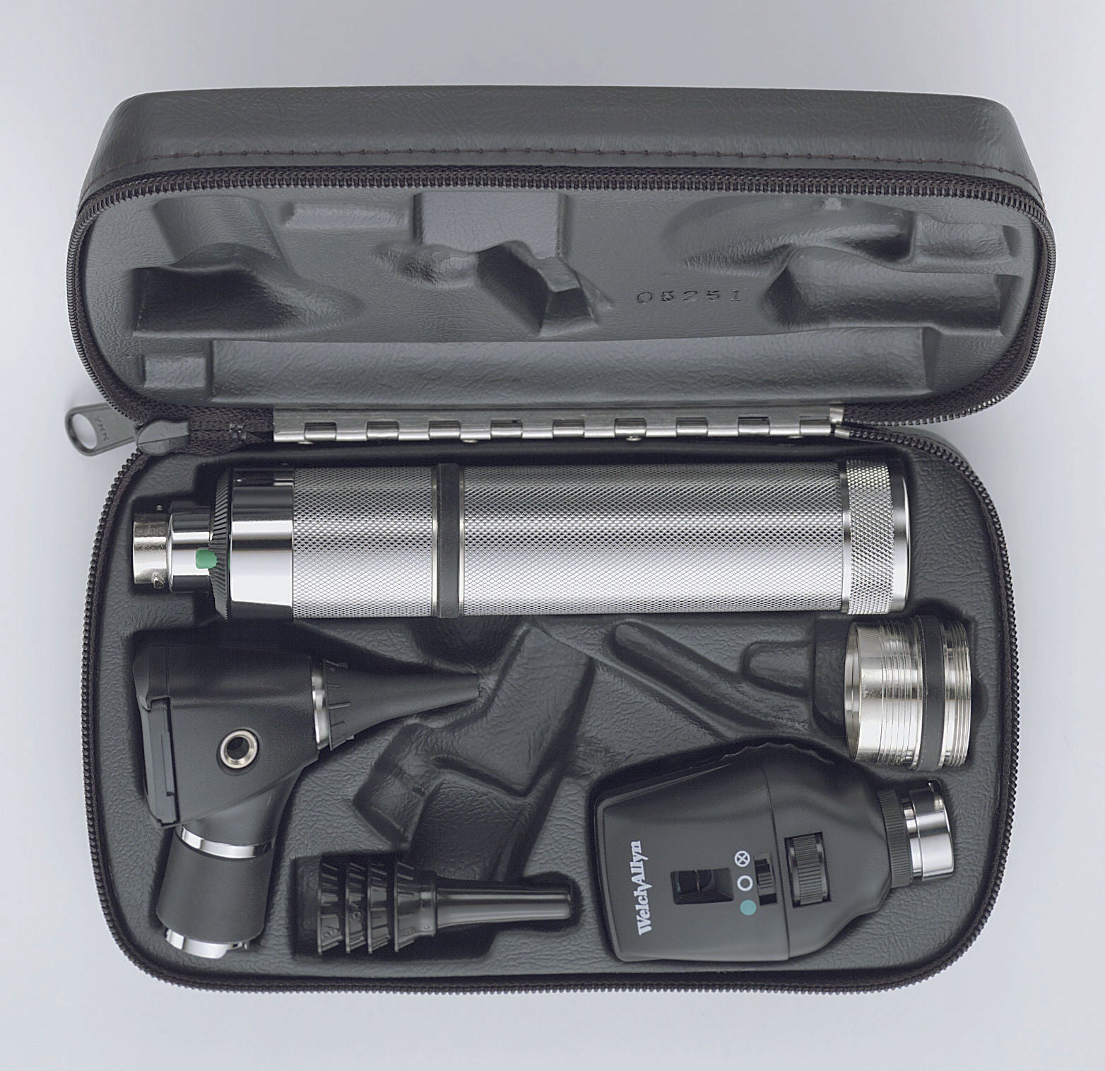 Welch Allyn - 97200-M Portable 3.5V Diagnostic Set Welch Allyn