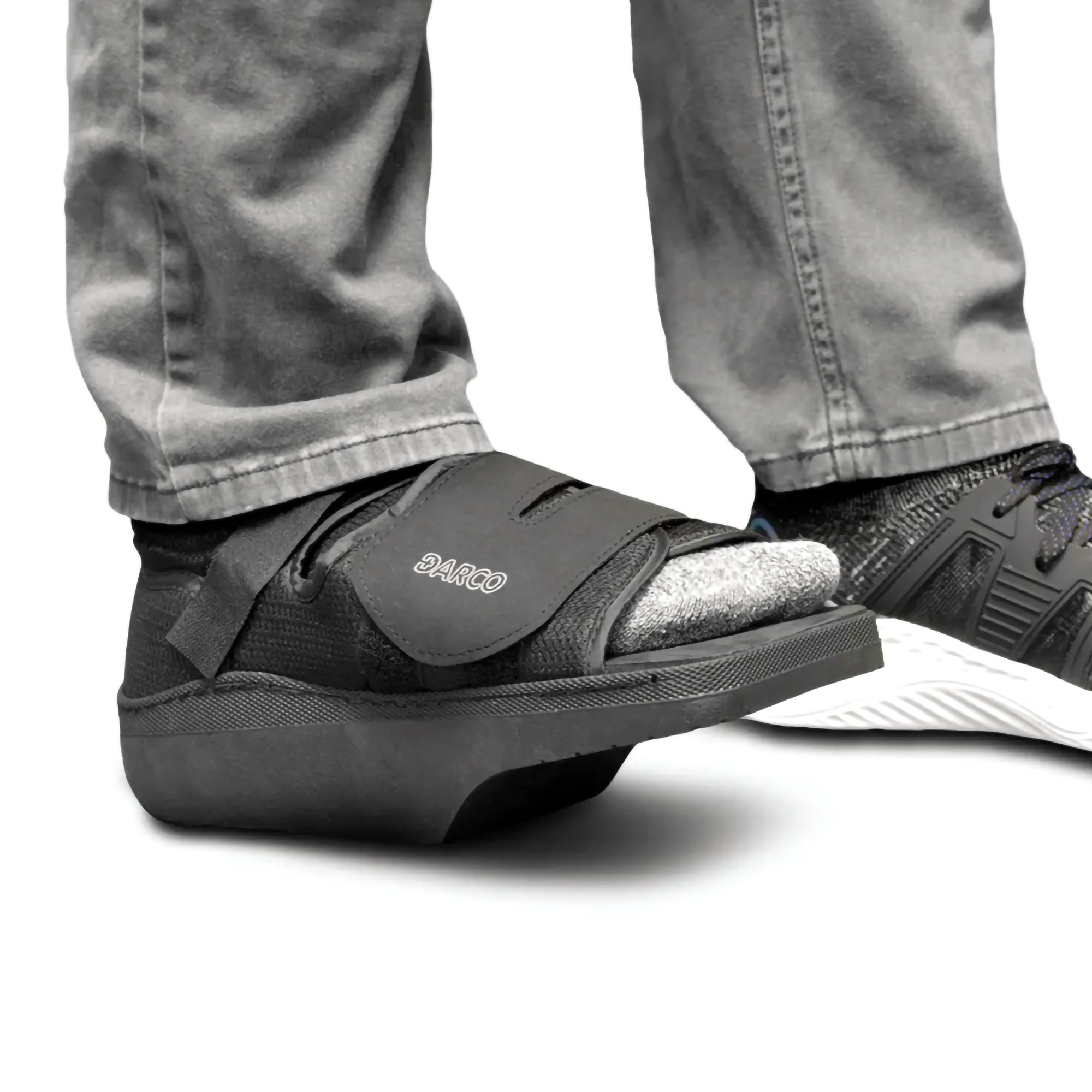 Darco International OQ4B - Darco® OrthoWedge™ Post-Op Shoe, Men's, Extra Large, Black - 1/Each, 36/Case