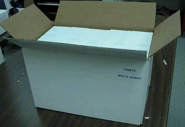 United Products & Instruments - S-90-302P-500 Unico® 1000 Series Cuvette 45 X 10 mm, 3.5 mL, Plain, Polystyrene, Square Flat Bottom, Without Closure For UNICO 1000 Series Spectrophotometer