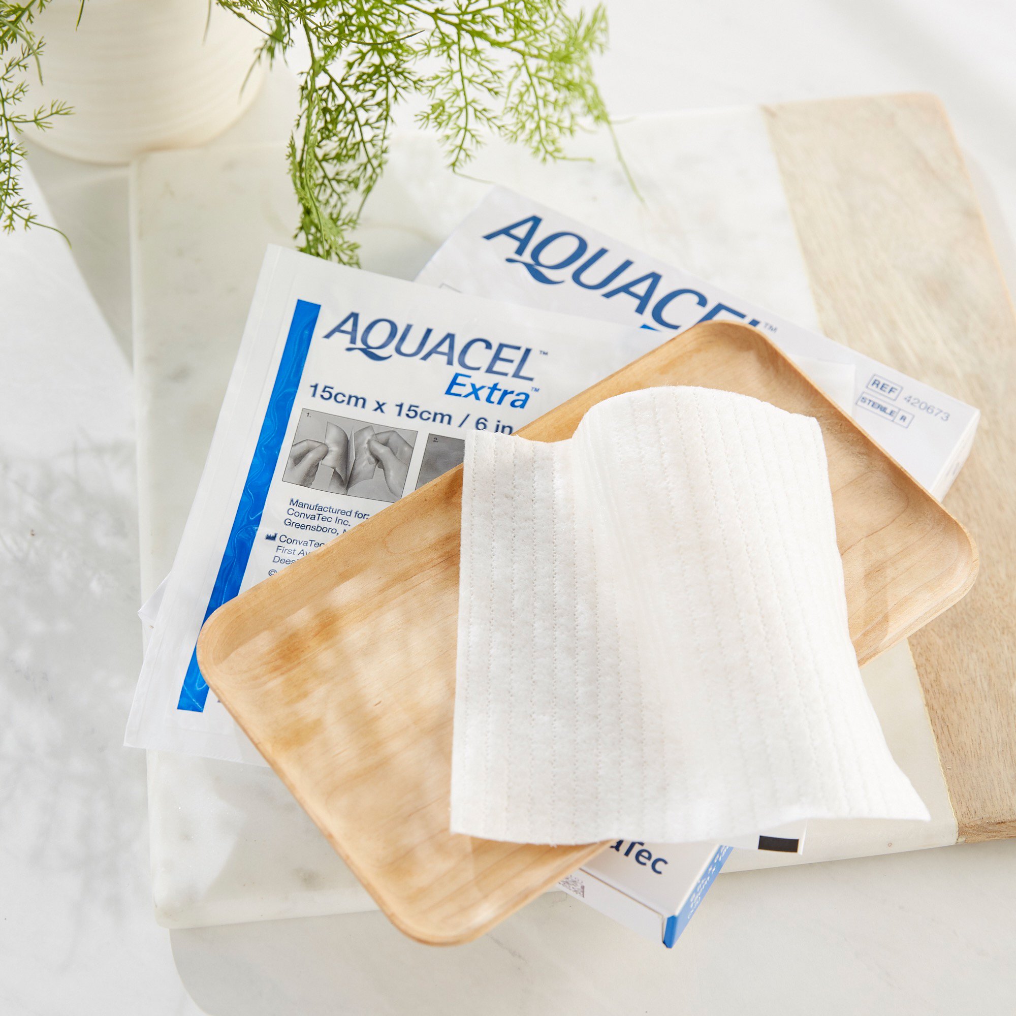 ConvaTec 420673 - Aquacel® Extra™ Gelling Fiber Wound Dressing, 6 x 6 Inch - 1/Each, 5/Box