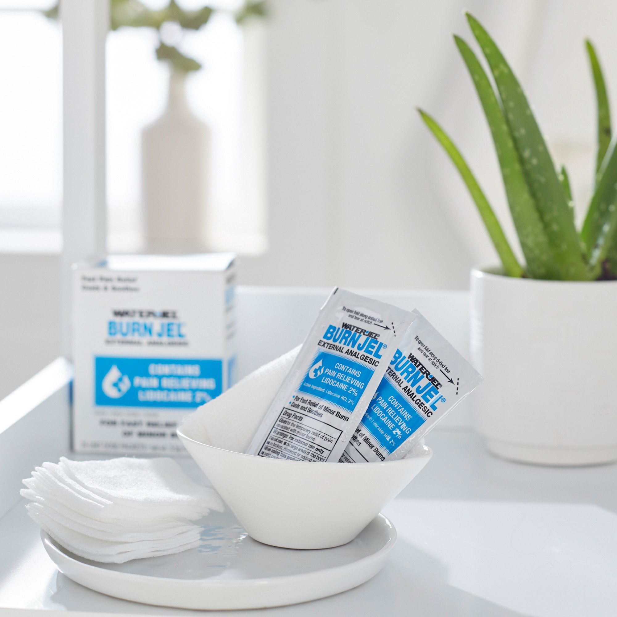 Safeguard US Operating LLC 600U-1.00.000 - Water Jel® Burn Jel® Lidocaine Burn Relief - 25/Box, 600/Case