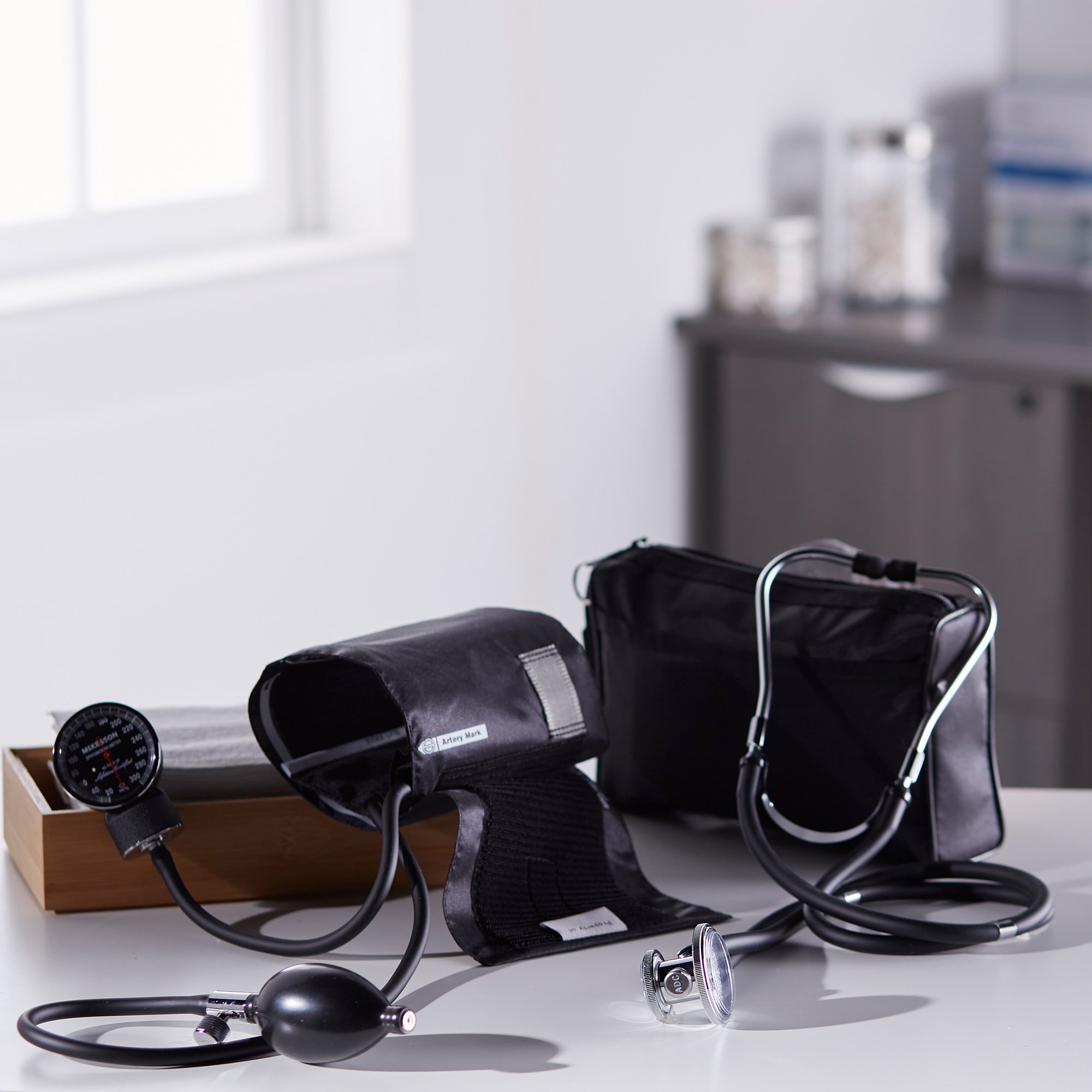 McKesson Brand - 01-768-641-11ABKGM McKesson Lumeon™ Aneroid Sphygmomanometer/Sprague Kit