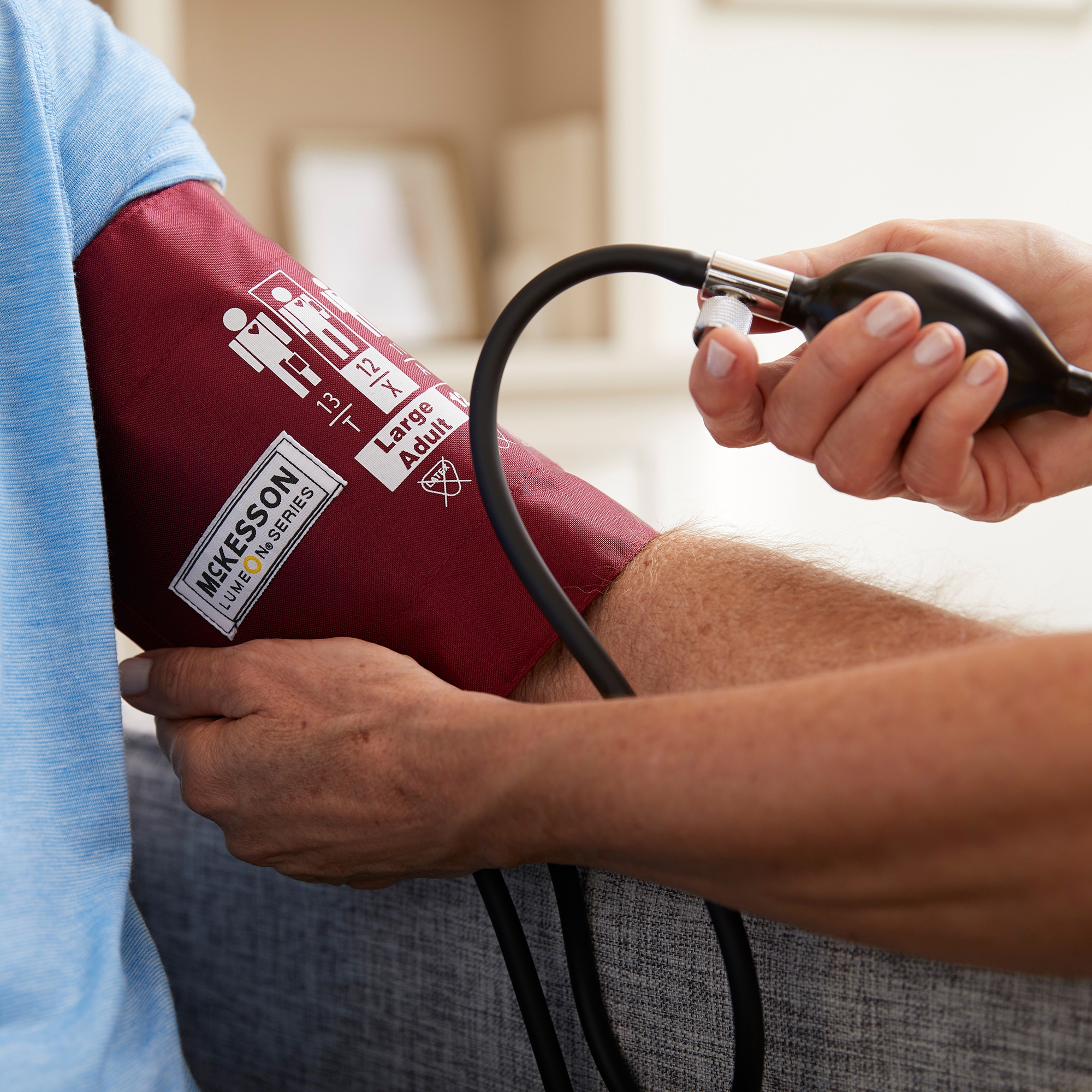 McKesson LUMEON Reusable Blood Pressure Cuff and Bulb 01-865-12XBDGM by McKesson Brand