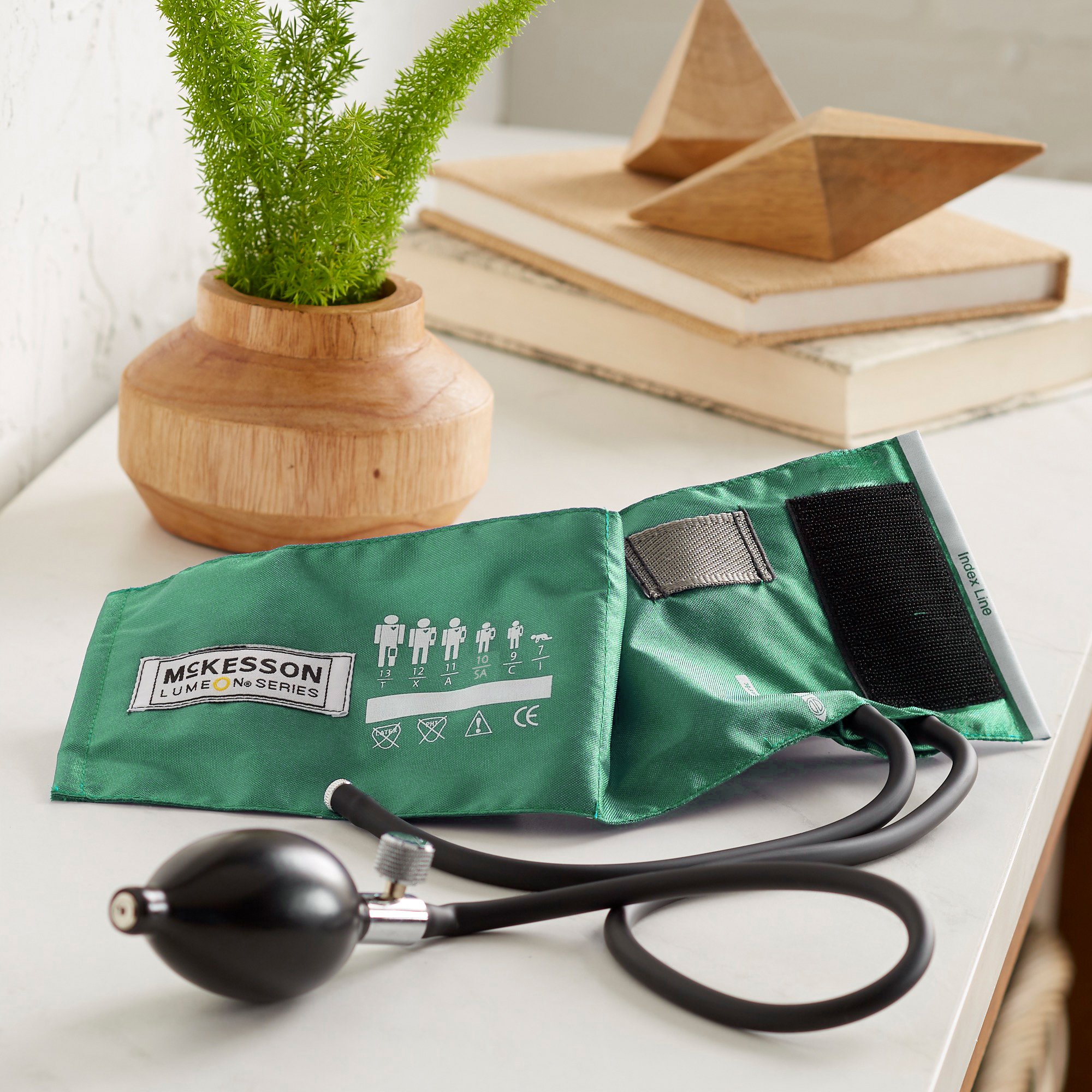 McKesson LUMEON Reusable Blood Pressure Cuff and Bulb 01-865-9CGRGM by McKesson Brand