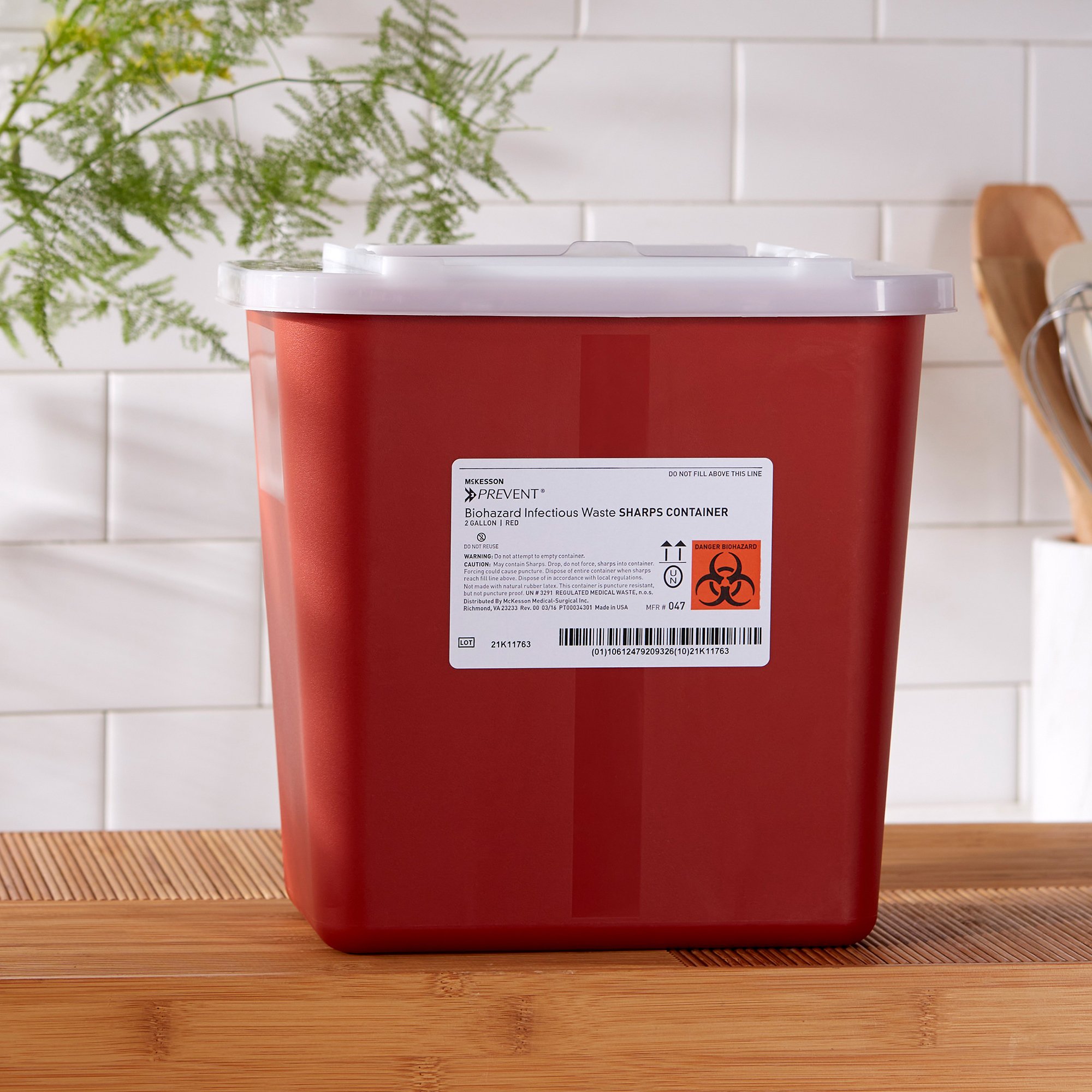 McKesson Brand 047 - McKesson Prevent® Sharps Container, 2 Gallon, 10-1/4 x 7 x 10-1/2 Inch - 1/Each, 20/Case