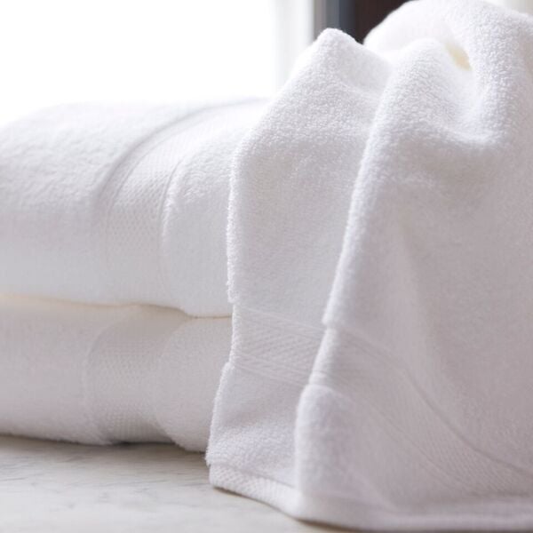 Standard Textile - 46955100 Bath Towel 30 X 60 Inch White