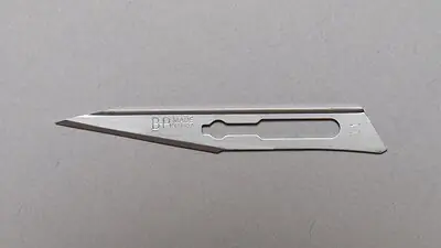 Aspen Surgical Products - 371151 Surgical Blade Bard-Parker® SafetyLock™ Rib-Back® Carbon Steel No. 11 Sterile